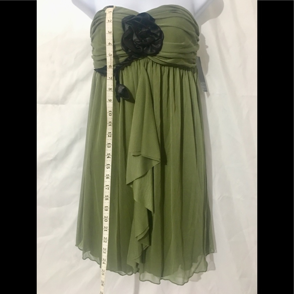 STRAPLESS PROM DRESS (M) 3pcs available - Picture 3 of 8